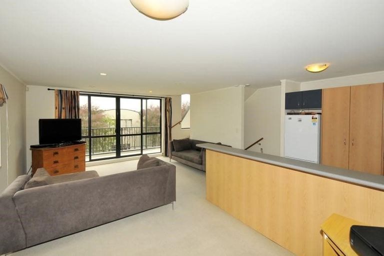 Photo of property in 2/8 Flynn Street, Birkdale, Auckland, 0626