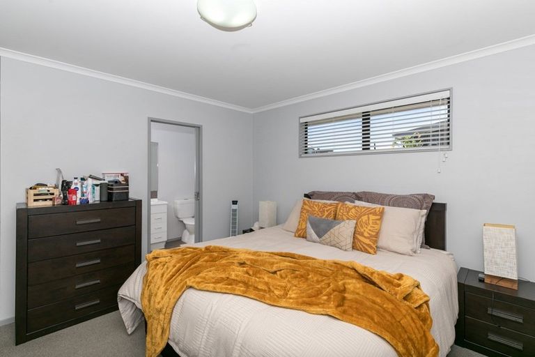 Photo of property in 12 Ruske Place, Grandview Heights, Hamilton, 3200