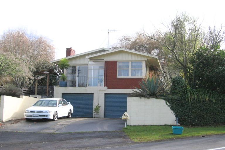 Photo of property in 1 Lorraine Place, Glenview, Hamilton, 3206