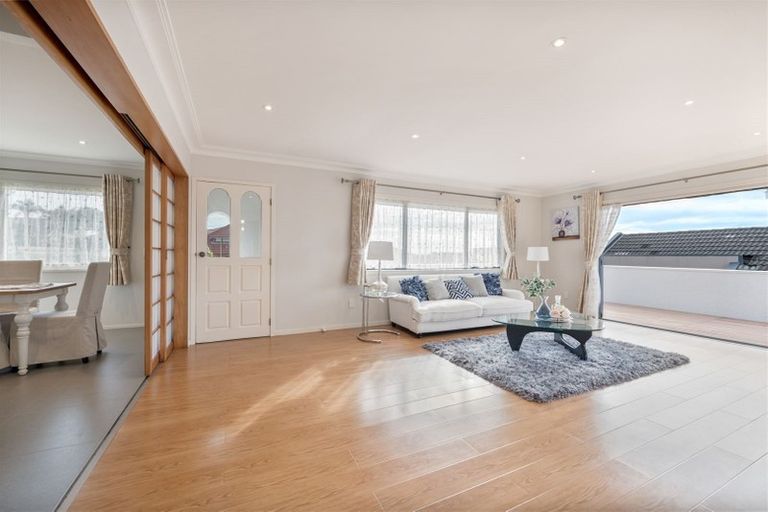 Photo of property in 7 Santa Monica Place, Goodwood Heights, Auckland, 2105