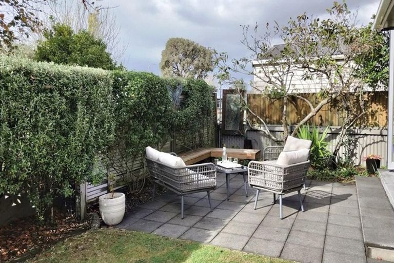 Photo of property in 26 Ihle Street, Terrace End, Palmerston North, 4410