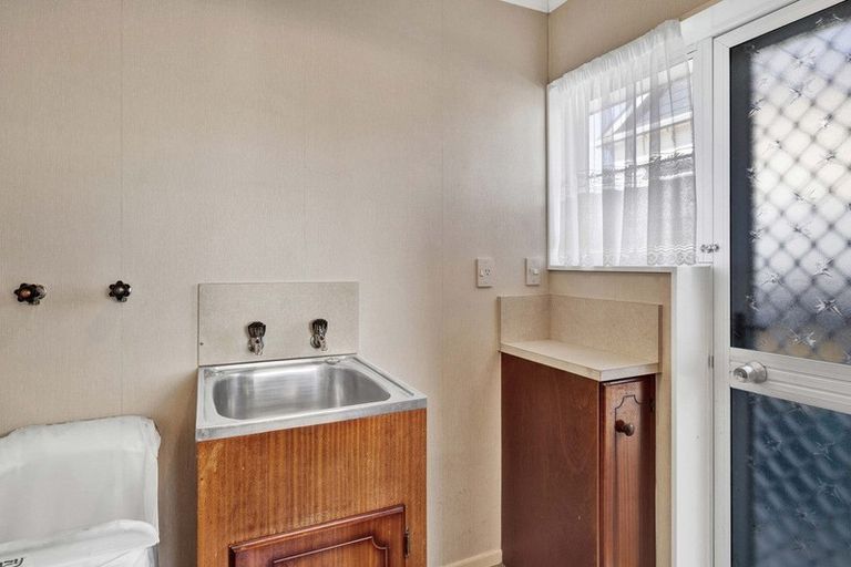 Photo of property in 19 Furlong Street, Hawera, 4610