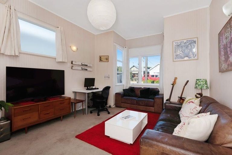 Photo of property in 16 Cockburn Street, Kilbirnie, Wellington, 6022