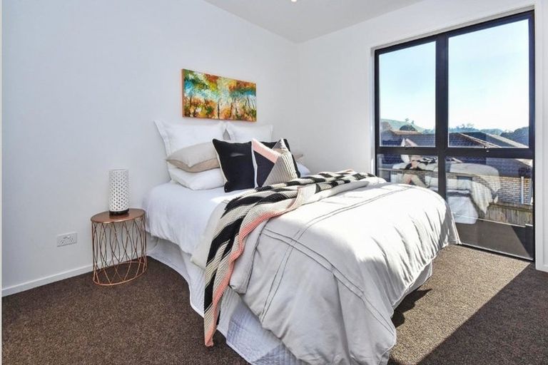 Photo of property in 24 Tapuwae Way, Mangere Bridge, Auckland, 2022