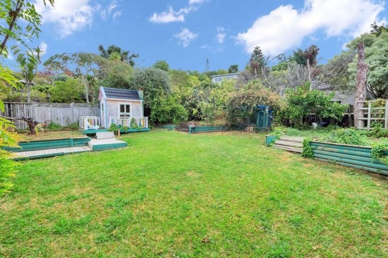 Photo of property in 12 Arahia Street, Northcote, Auckland, 0627