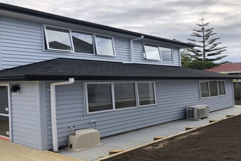 Photo of property in 31 Devonshire Road, Unsworth Heights, Auckland, 0632