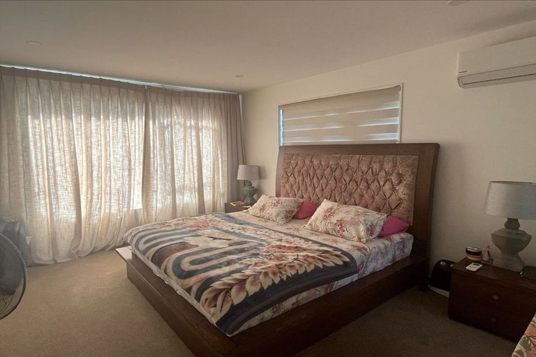 Photo of property in 27a Seaward Place, Wattle Downs, Auckland, 2103