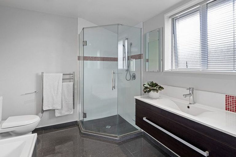 Photo of property in 297 Eastern Terrace, Sydenham, Christchurch, 8023