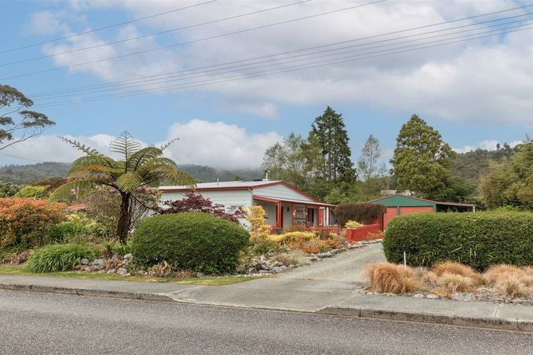 Photo of property in 72 Mcgill Street, Waimangaroa, Westport, 7891