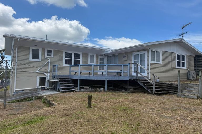 Photo of property in 5 Lex Avenue, Green Bay, Auckland, 0604