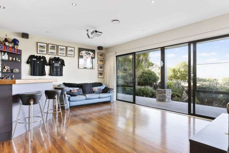 Photo of property in 1304 Old North Road, Helensville, 0875