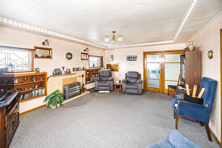 Photo of property in 1 Earn Street, Oamaru North, Oamaru, 9400