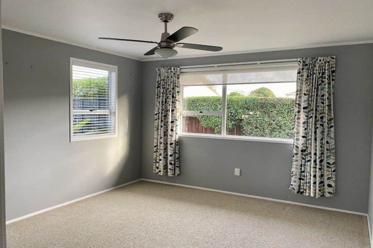 Photo of property in 16 Beazley Crescent, Tikipunga, Whangarei, 0112