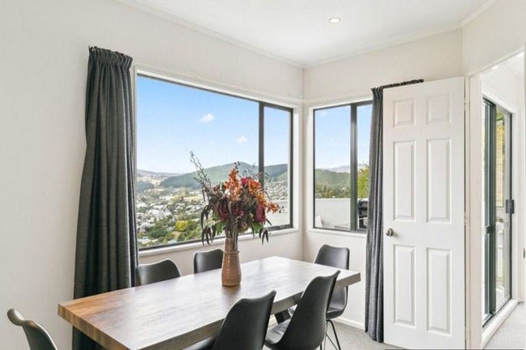Photo of property in 13 Chastudon Place, Tawa, Wellington, 5028