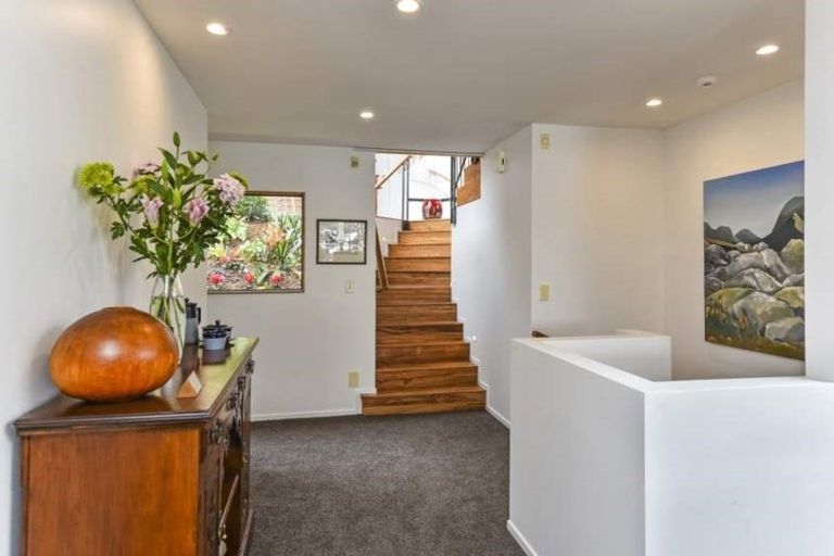 Photo of property in 39a Beresford Street, Bayswater, Auckland, 0622