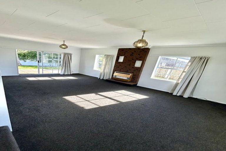 Photo of property in 68 Highbury Drive, Levin, 5510