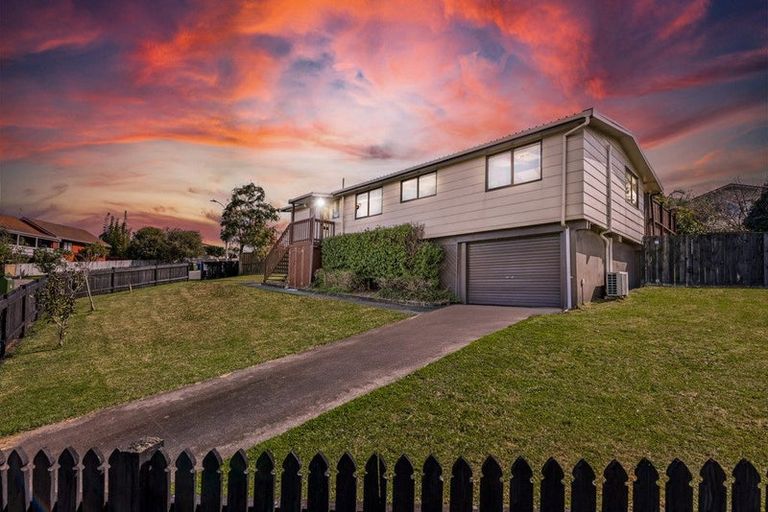 Photo of property in 5 Elizabeth Drive, West Harbour, Auckland, 0618