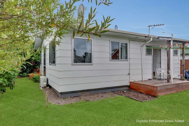 Photo of property in 1 Englefield Road, Belfast, Christchurch, 8051