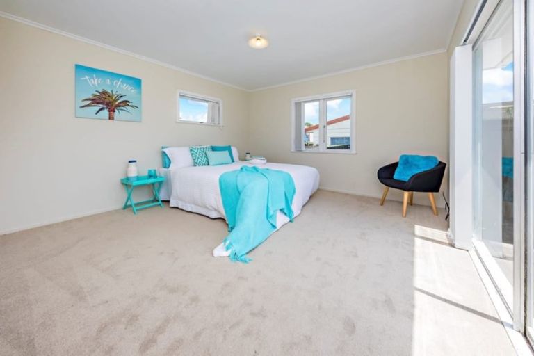 Photo of property in 30 Royton Avenue, Mangere East, Auckland, 2024