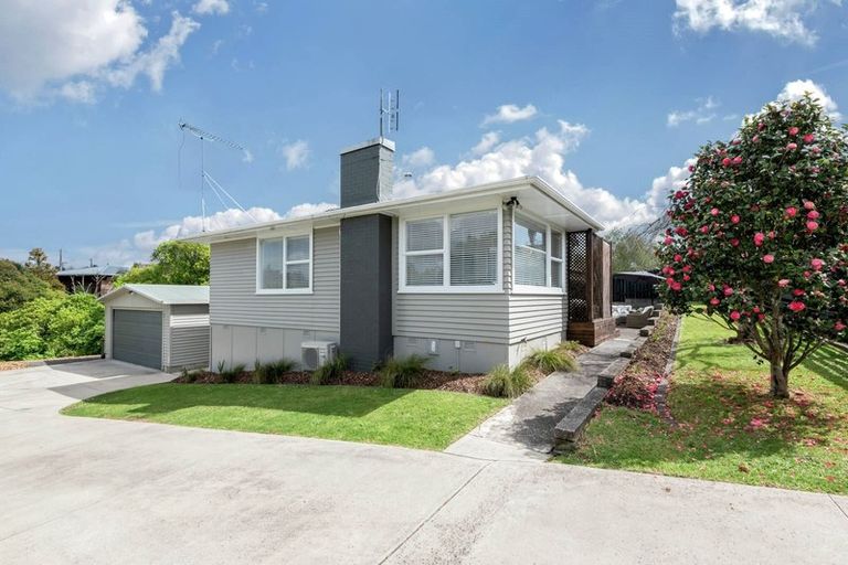 Photo of property in 31 Advene Road, Cockle Bay, Auckland, 2014