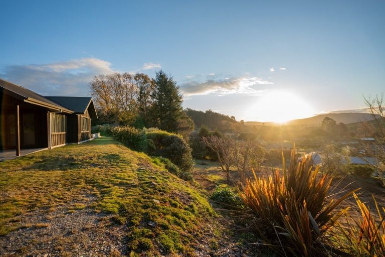 Photo of property in 11 Dalmore Way, Acacia Bay, Taupo, 3385