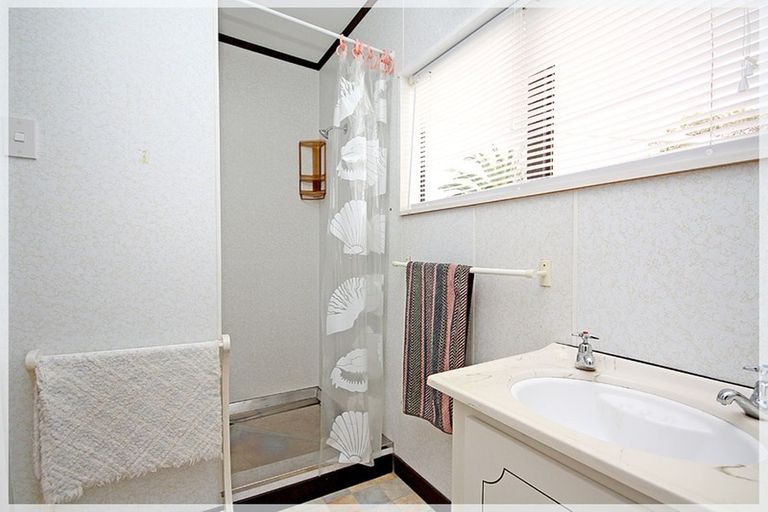 Photo of property in 16 Nuku Street, Tangimoana, 4822