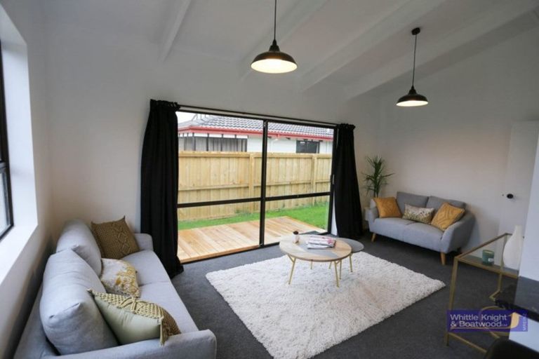 Photo of property in 2/92c Englefield Road, Northwood, Christchurch, 8051