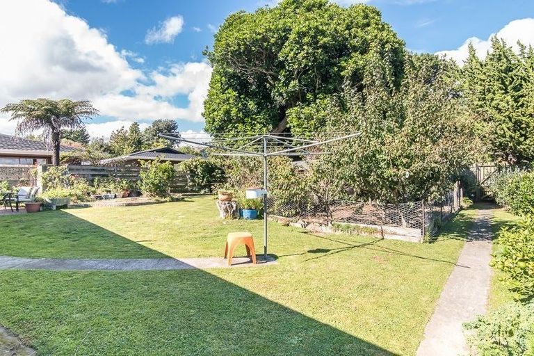 Photo of property in 65 Nimmo Avenue East, Waikanae, 5036