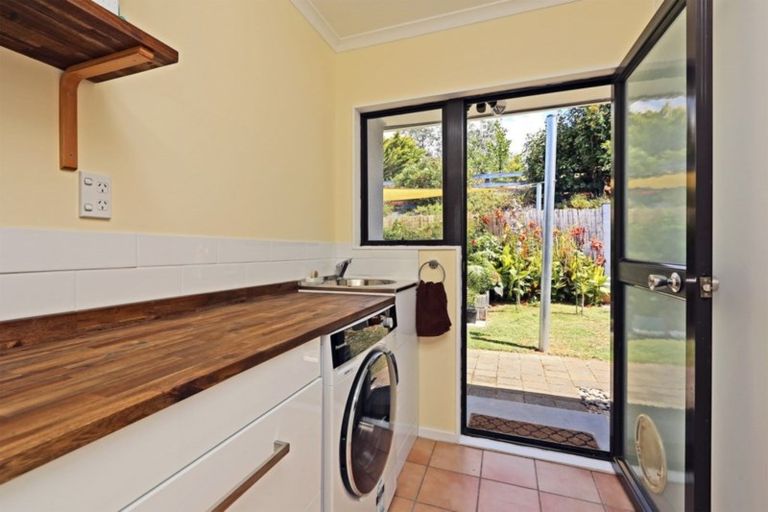 Photo of property in 72 Longview Road, Poraiti, Napier, 4182