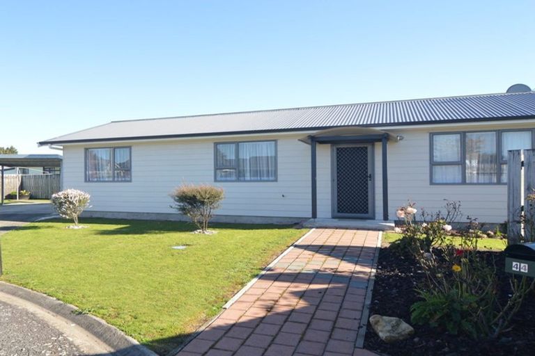 Photo of property in 44 William Wong Place, Carterton, 5713