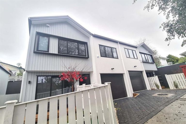 Photo of property in 10c Cantina Avenue, Bayview, Auckland, 0629