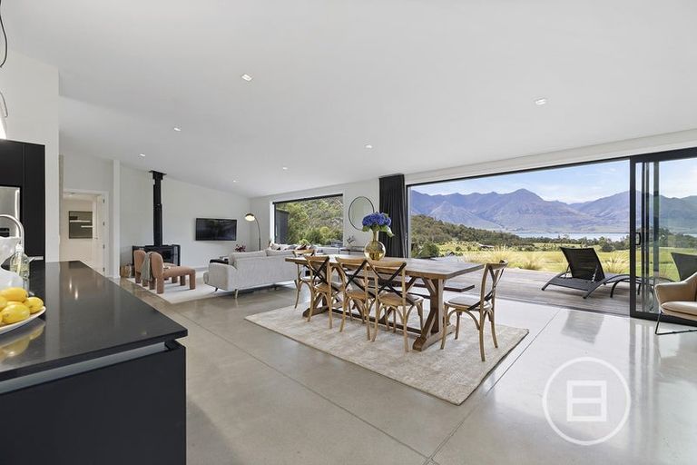 Photo of property in 18 Lookout Drive, Mount Creighton, Queenstown, 9371
