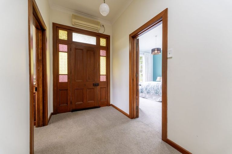 Photo of property in 72 Timaru Road, Waimate, 7924