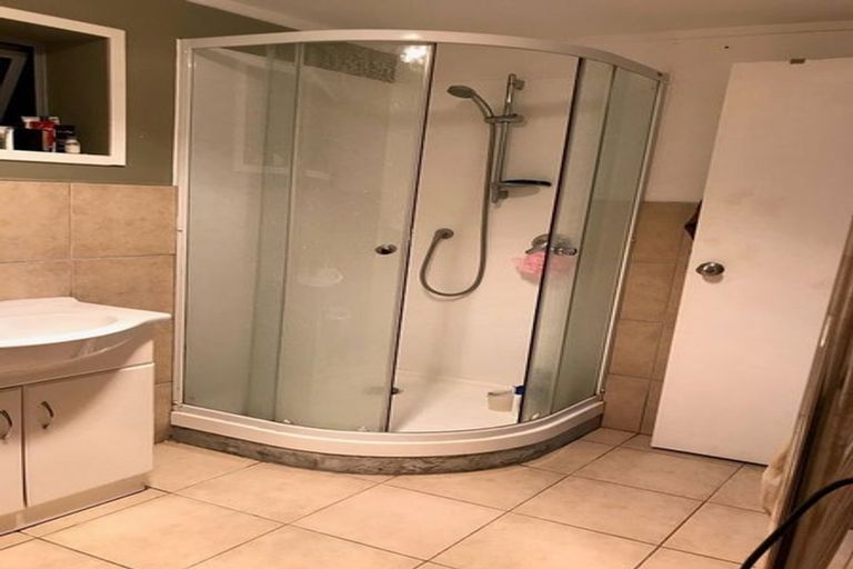 Photo of property in 5 Pax Avenue, Forrest Hill, Auckland, 0620