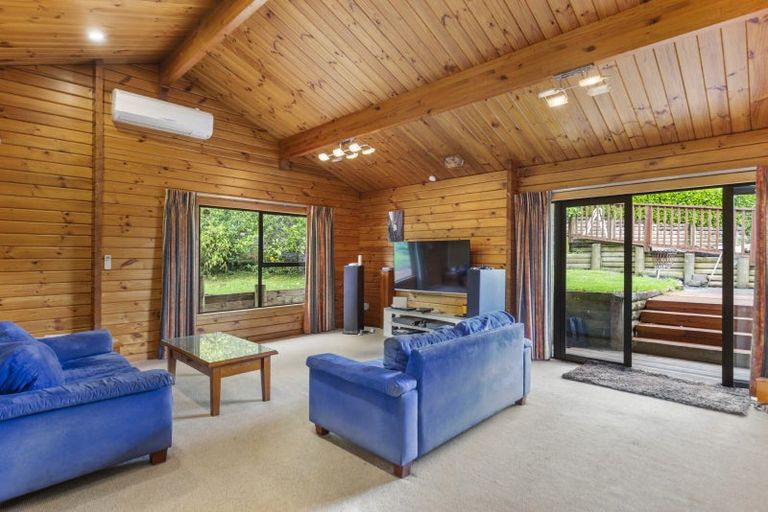 Photo of property in 233 Golf Road, Titirangi, Auckland, 0604