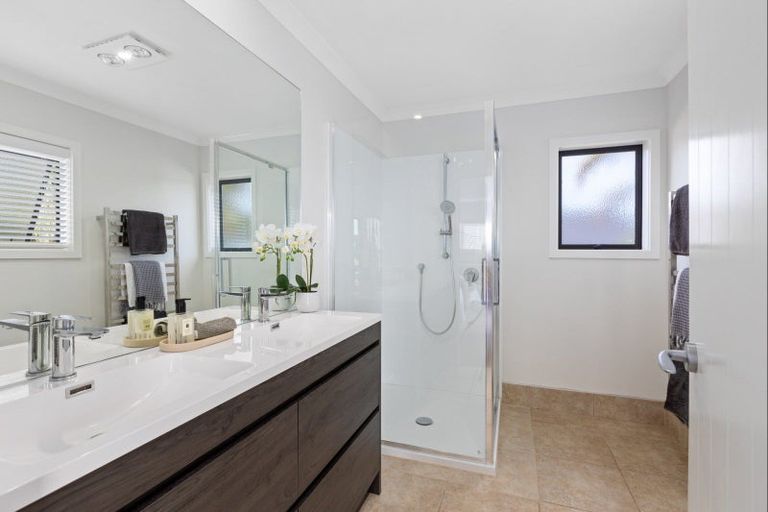 Photo of property in 28 Island View Drive, Gulf Harbour, Whangaparaoa, 0930