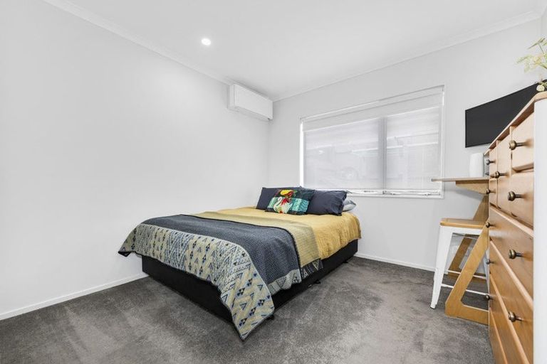 Photo of property in 30 Whareatua Avenue, Takanini, 2112