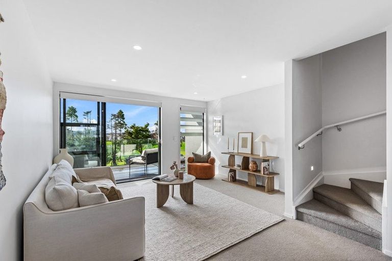 Photo of property in 18 Memorial Park Lane, Hobsonville, Auckland, 0618