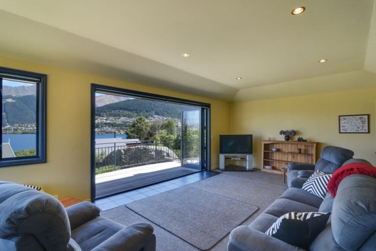 Photo of property in 536a Peninsula Road, Kelvin Heights, Queenstown, 9300