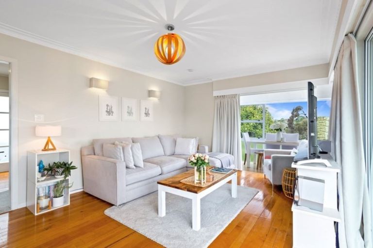 Photo of property in 72 Verbena Road, Birkdale, Auckland, 0626