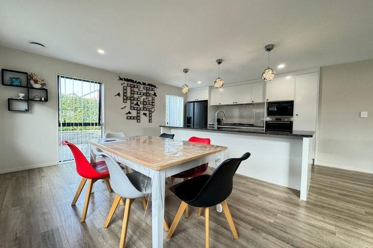 Photo of property in 8 Pakaraka Drive, Papakura, 2110