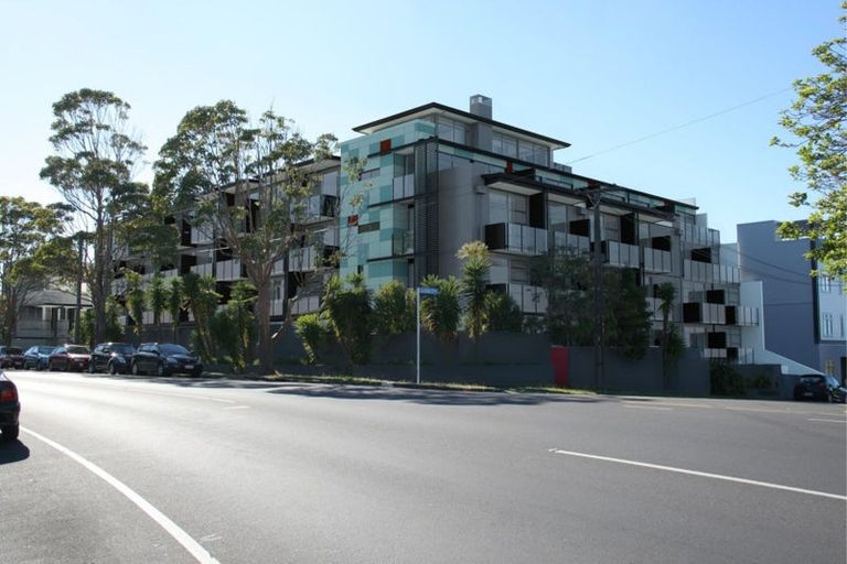 Photo of property in 2q/80 Richmond Road, Grey Lynn, Auckland, 1021