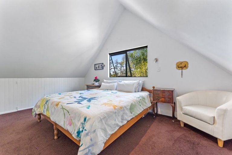 Photo of property in 200 Tawa Road, Kumeu, 0891