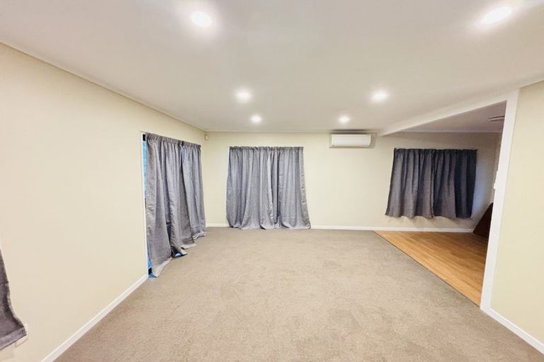 Photo of property in 19 Coey Place, Glen Eden, Auckland, 0602