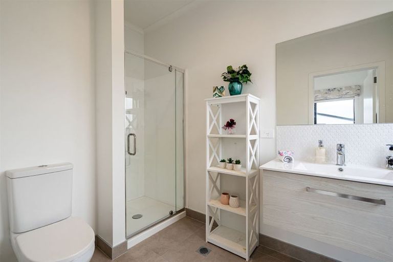 Photo of property in 5 Frank Gill Road, Hobsonville, Auckland, 0616