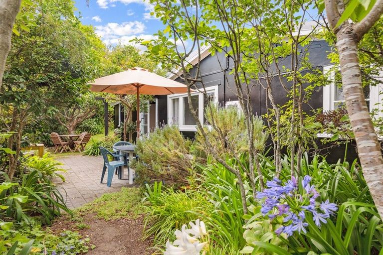 Photo of property in 11 Waimea Road, Waikanae Beach, Waikanae, 5036