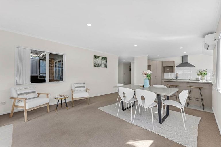 Photo of property in 2 Cathcart Close, Pukekohe, 2120