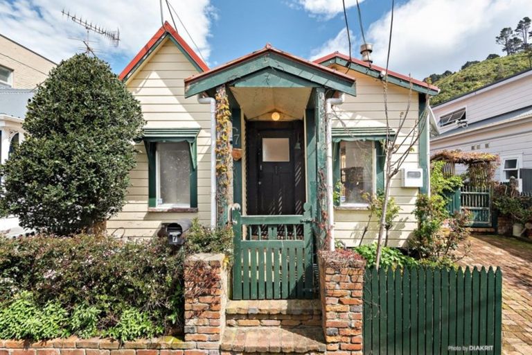 Photo of property in 7 Poplar Grove, Thorndon, Wellington, 6011