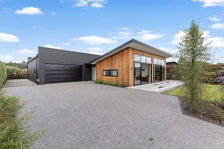 Photo of property in 99 Cashmere Bay Road, Moana, 7875
