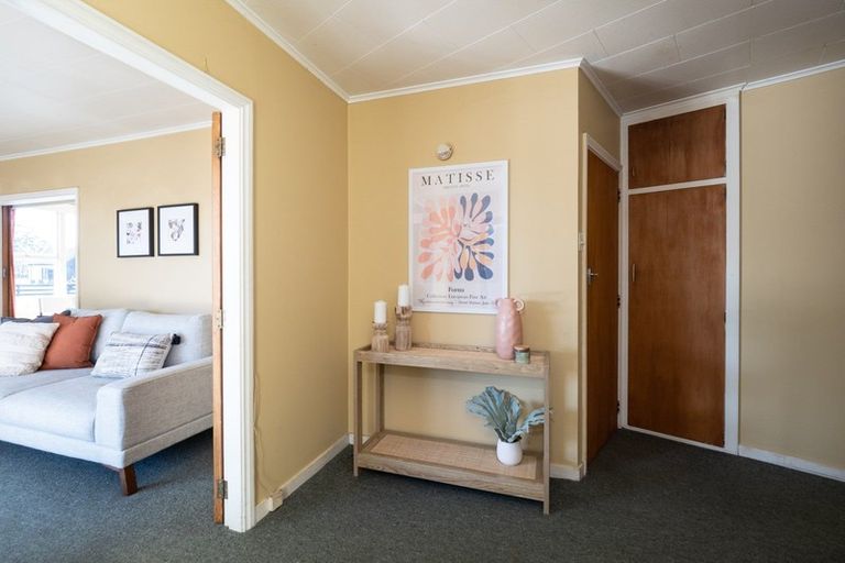 Photo of property in 52 Johnstone Street, Tinwald, Ashburton, 7700